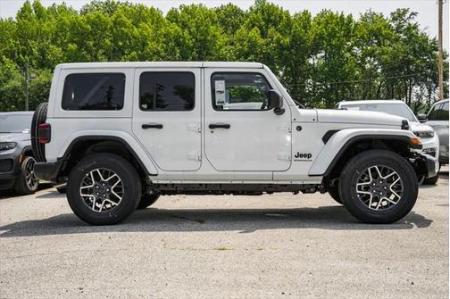 2025 Jeep Wrangler 4-Door Sahara 4x4