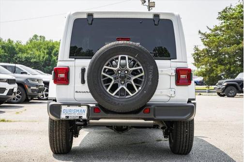 2025 Jeep Wrangler 4-Door Sahara 4x4