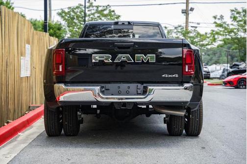 2025 RAM 3500 Tradesman Crew Cab 4x4 8' Box