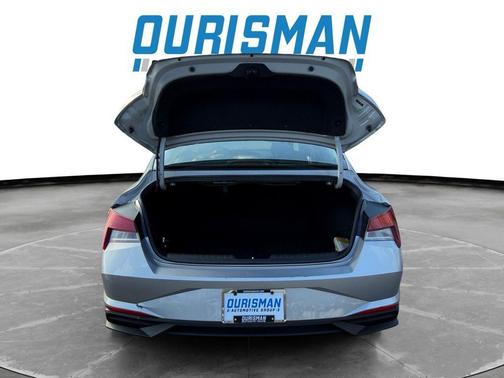 2022 Hyundai ELANTRA SE