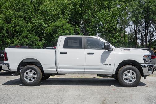 2025 RAM 2500 Big Horn Crew Cab 4x4 6'4' Box