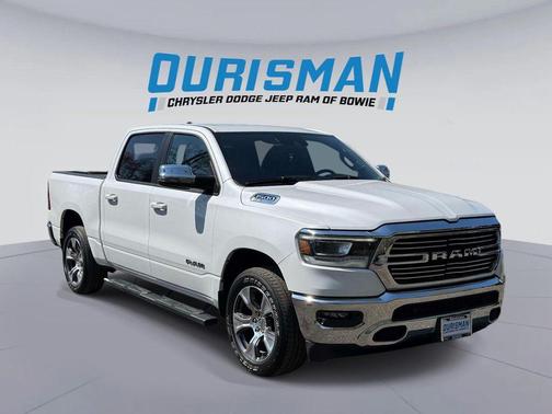 Ivory White Tri-Coat Pearlcoat 2023 RAM 1500 Laramie