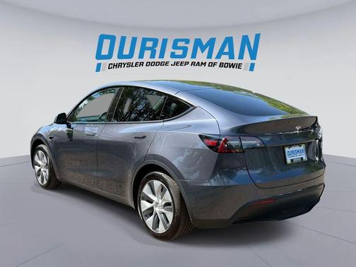 Gray 2023 Tesla Model Y RWD