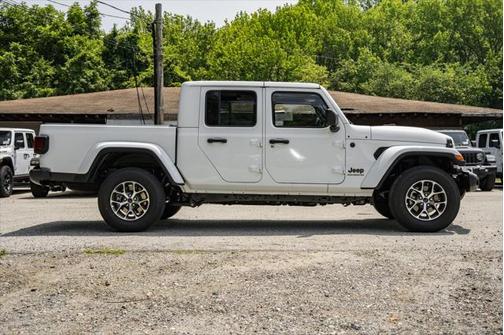 2025 Jeep Gladiator Sport S