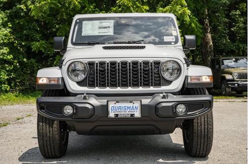 2025 Jeep Gladiator Sport S