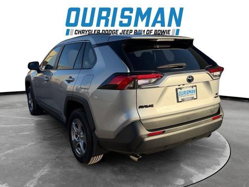 2022 Toyota RAV4 Hybrid LE