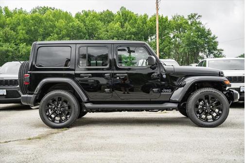 2025 Jeep Wrangler 4xe Sahara