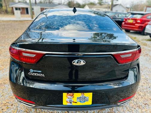 2017 Kia Cadenza Technology
