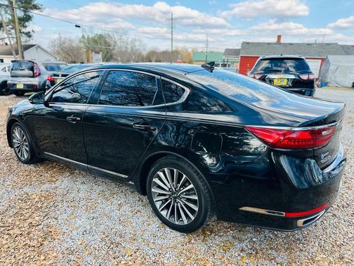 2017 Kia Cadenza Technology