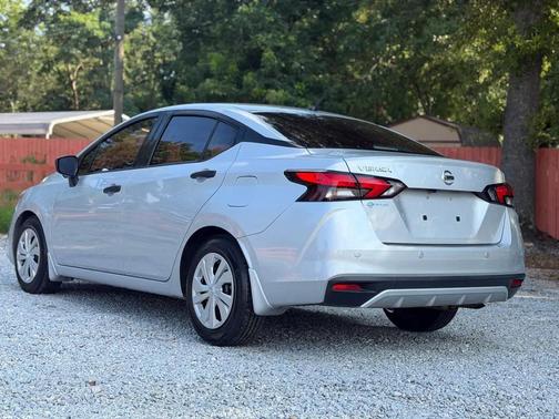 Brilliant Silver Metallic 2020 Nissan Versa 1.6 S
