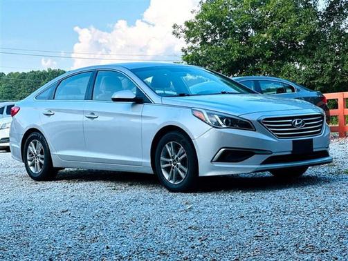 2017 Hyundai SONATA SE