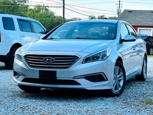 2017 Hyundai SONATA SE