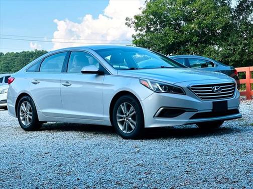 2017 Hyundai SONATA SE