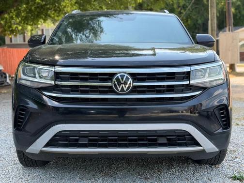 Deep Black Pearl 2020 Volkswagen Atlas Cross Sport 2.0T S