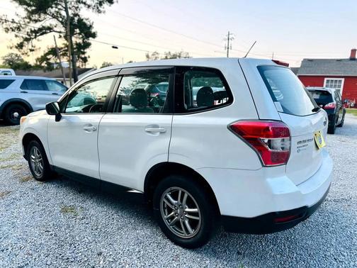 2014 Subaru Forester 2.5i