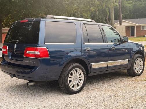 Midnight Sapphire Metallic 2014 Lincoln Navigator Base