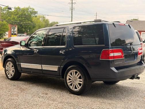 Midnight Sapphire Metallic 2014 Lincoln Navigator Base