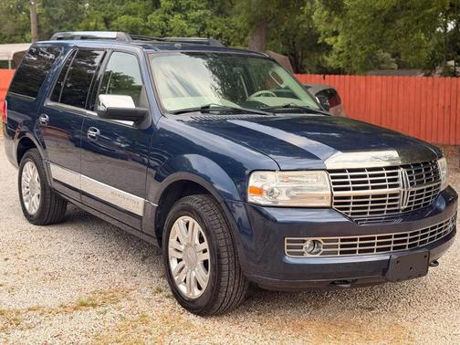 Midnight Sapphire Metallic 2014 Lincoln Navigator Base