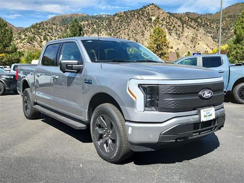 2025 Ford F-150 Lightning Flash