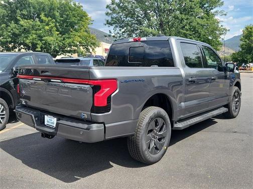 2025 Ford F-150 Lightning LARIAT