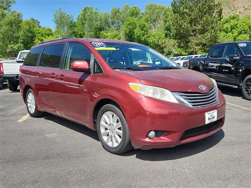 2011 Toyota Sienna XLE