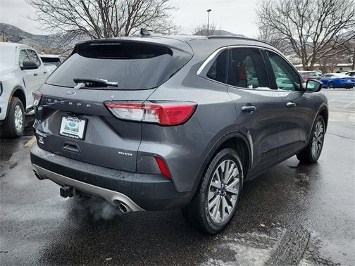 2022 Ford Escape TITANIUM