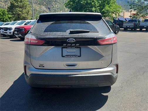2024 Ford Edge SE