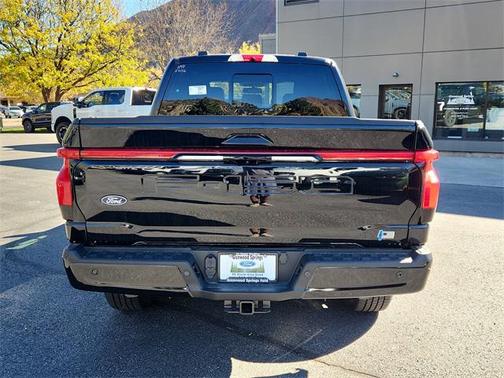 2025 Ford F-150 Lightning LARIAT