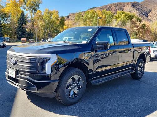 2025 Ford F-150 Lightning LARIAT