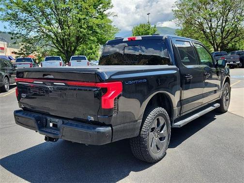 2023 Ford F-150 Lightning LARIAT