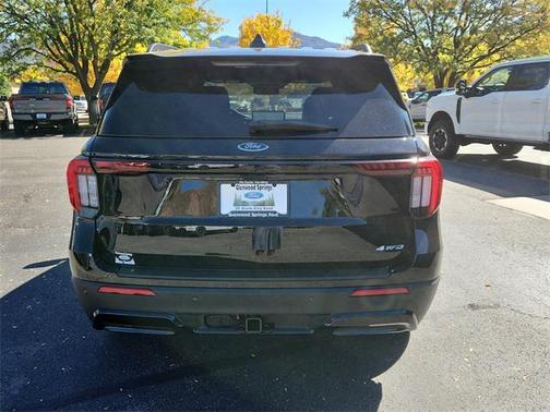 2025 Ford Explorer ST-Line