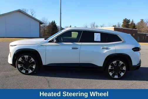 Mineral White Metallic 2023 BMW XM Base