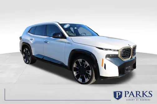 Mineral White Metallic 2023 BMW XM Base