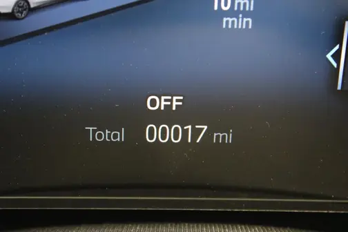 Mineral White Metallic 2027 BMW i5 xDrive40