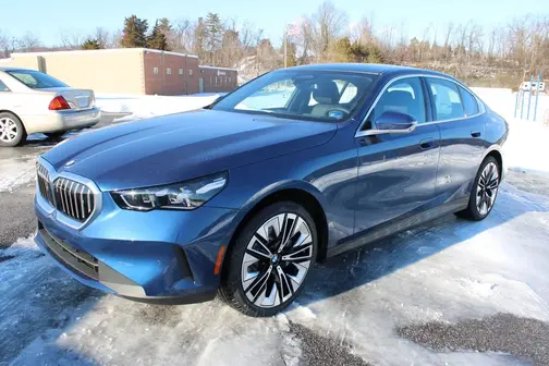 Phytonic Blue Metallic 2026 BMW 530 530i xDrive