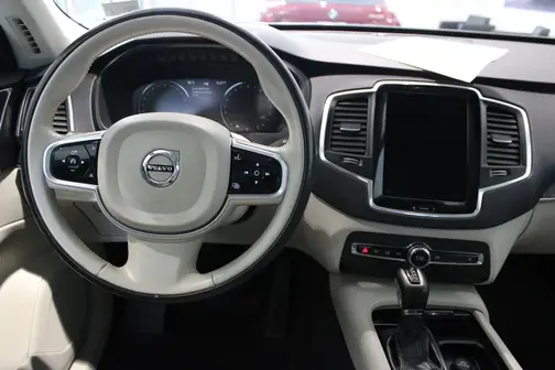 Gray 2020 Volvo XC90 T6 Momentum