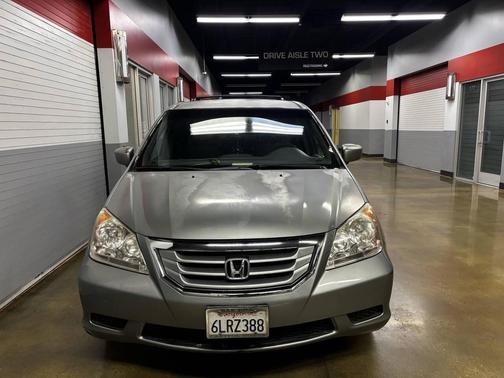 Alabaster Silver Metallic 2010 Honda Odyssey EX
