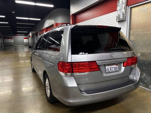 Alabaster Silver Metallic 2010 Honda Odyssey EX