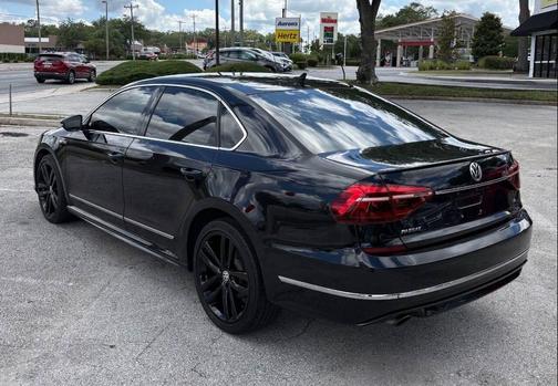 Deep Black Pearl 2017 Volkswagen Passat 1.8T R-Line w/Comfort