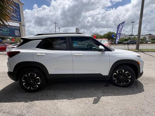 Summit White 2021 Chevrolet Trailblazer LT