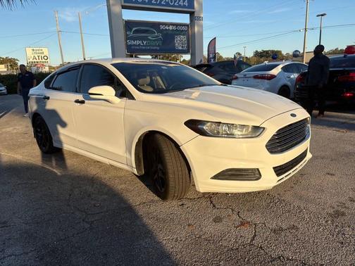 2014 Ford Fusion SE