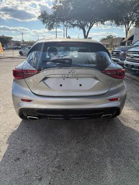 2018 INFINITI QX30 Luxury