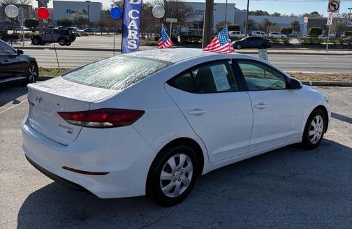 2018 Hyundai ELANTRA SE