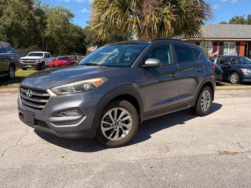 2016 Hyundai TUCSON SE