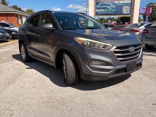 2016 Hyundai TUCSON SE