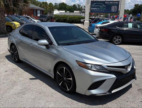 Celestial Silver Metallic 2018 Toyota Camry XSE