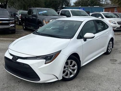 2025 Toyota Corolla LE