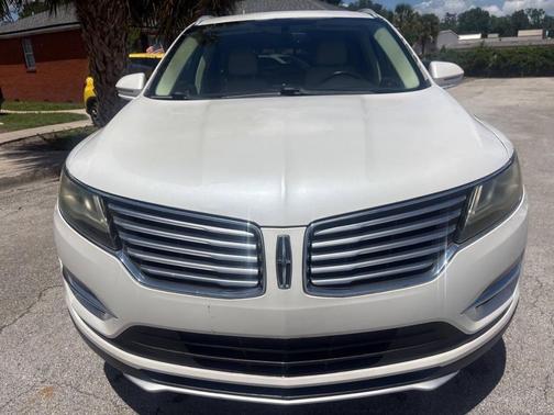 White Platinum Metallic Tri-Coat 2015 Lincoln MKC Base
