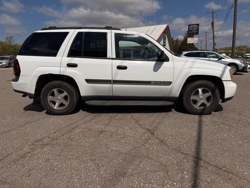 White 2002 Chevrolet Trailblazer