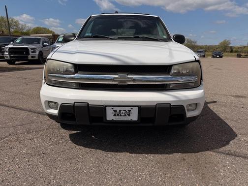 White 2002 Chevrolet Trailblazer